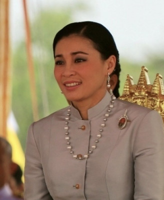 Suthida profile Photo