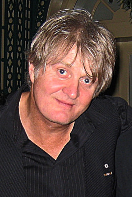 Tom Cochrane profile Photo