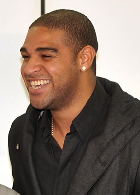 Adriano (footballer, born February 1982) profile Photo