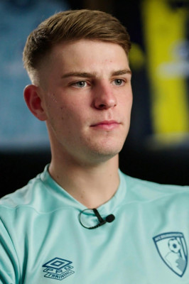 Alex Scott (footballer, born 2003) profile Photo
