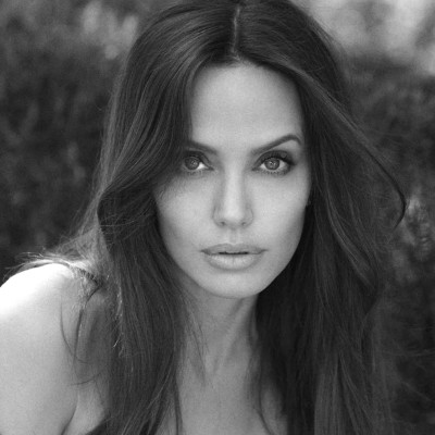 Angelina Jolie profile Photo