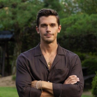 Antoni Porowski profile Photo