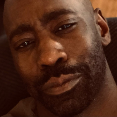 D. B. Woodside profile Photo
