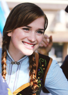 Elizabeth Lail profile Photo