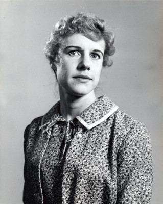 Frances Sternhagen profile Photo