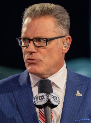 Howie Long profile Photo