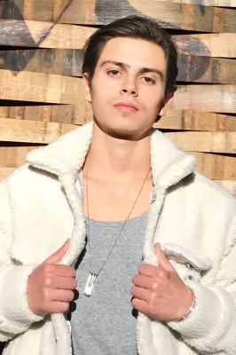 Jake T. Austin profile Photo