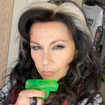Julie Graham profile Photo
