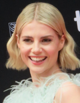 Lucy Boynton profile Photo