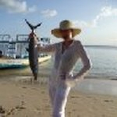 Paget Brewster profile Photo