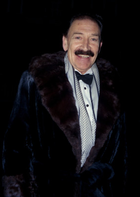 Peter Wyngarde profile Photo