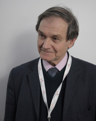 Roger Penrose profile Photo