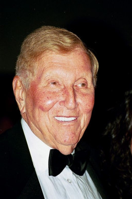 Sumner Redstone profile Photo