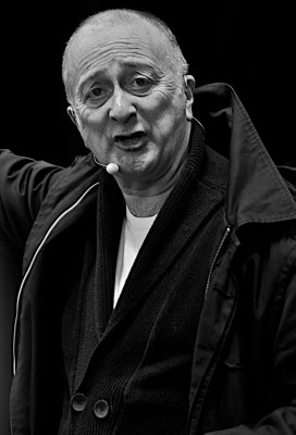 Tony Robinson profile Photo