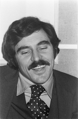 Anthony Newley profile Photo