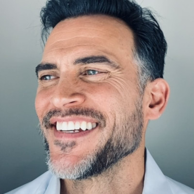 Cheyenne Jackson profile Photo