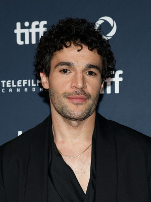 Christopher Abbott profile Photo