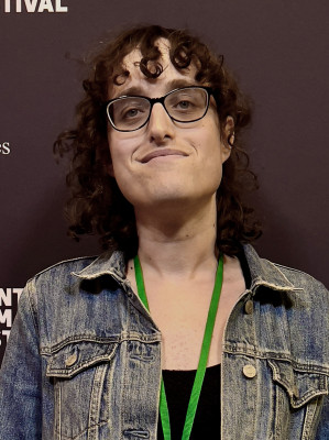 Jane Schoenbrun profile Photo