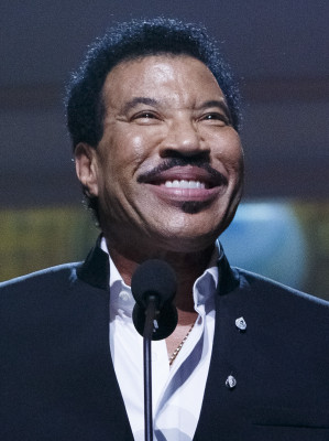 Lionel Richie profile Photo