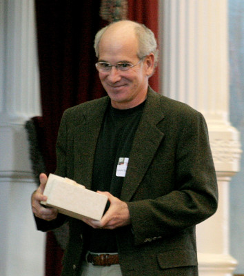 Louis Sachar profile Photo