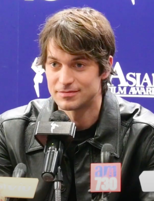 Lucas Bravo profile Photo