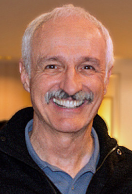 Michael Gross (actor) profile Photo