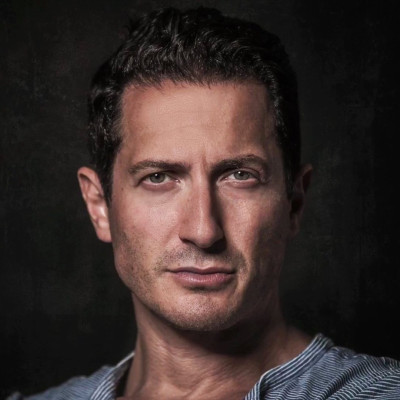 Sasha Roiz profile Photo