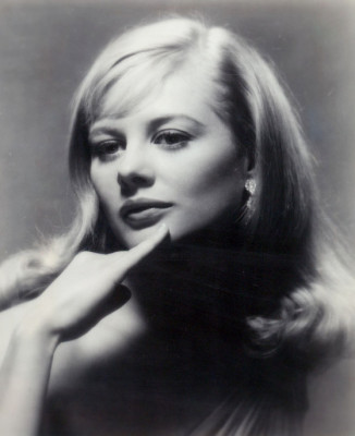 Shirley Knight profile Photo