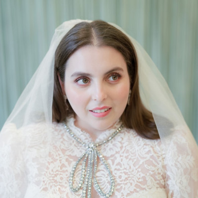 Beanie Feldstein profile Photo