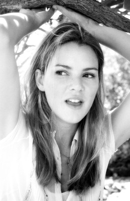 Jacinda Barrett profile Photo