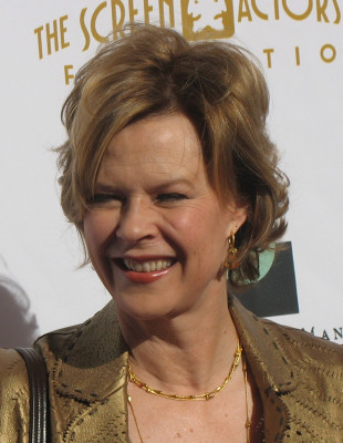 JoBeth Williams profile Photo