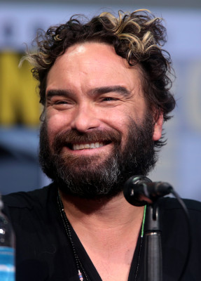 Johnny Galecki profile Photo
