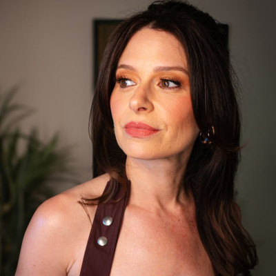 Katie Lowes profile Photo