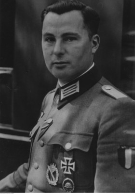 Léon Degrelle profile Photo