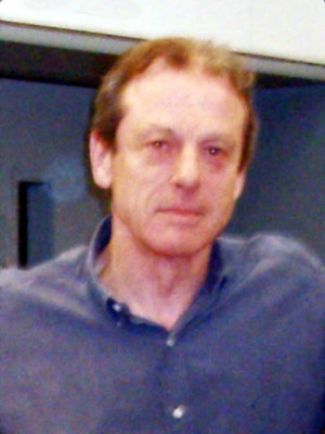 Leslie Grantham profile Photo