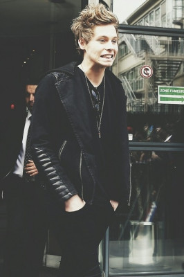 Luke Hemmings profile Photo