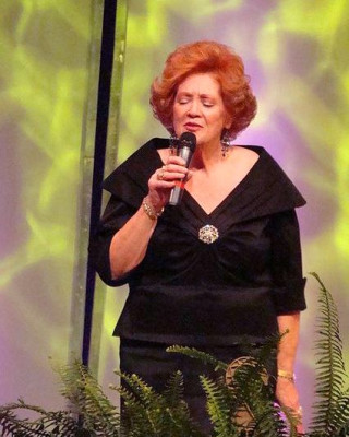 Lulu Roman profile Photo