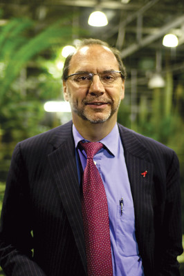 Peter Piot profile Photo