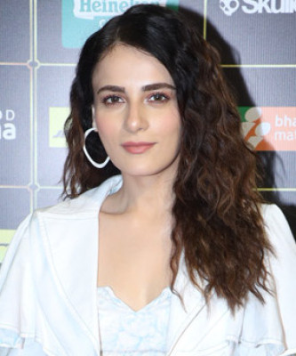 Radhika Madan profile Photo
