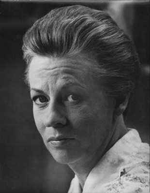 Uta Hagen profile Photo