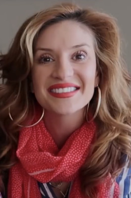Anneliese van der Pol profile Photo