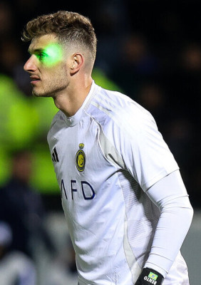Bento (footballer) profile Photo