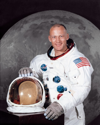 Buzz Aldrin profile Photo