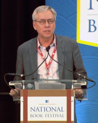 Carl Hiaasen profile Photo