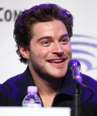 Froy Gutierrez profile Photo