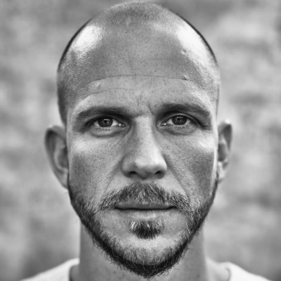 Gustaf Skarsgård profile Photo