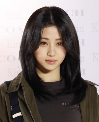 Huh Yunjin profile Photo