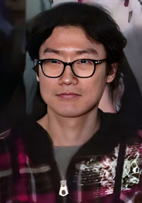 Hwang Dong-hyuk profile Photo