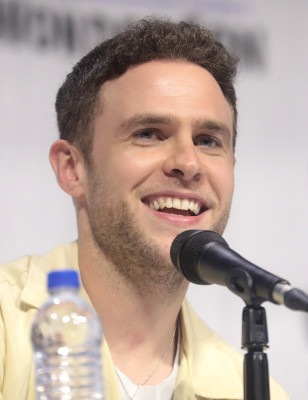 Iain De Caestecker profile Photo