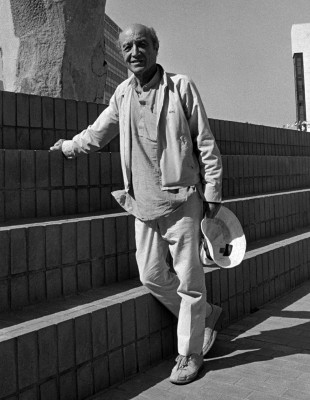 Isamu Noguchi profile Photo